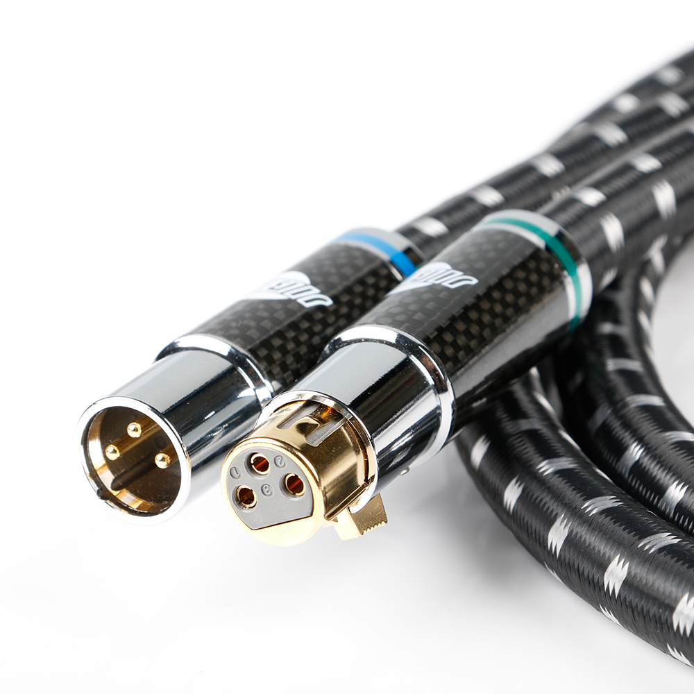 XLR-Stecker des Evolution BLACK.xlr-15 (BEB-2004) mit Carbonhülse