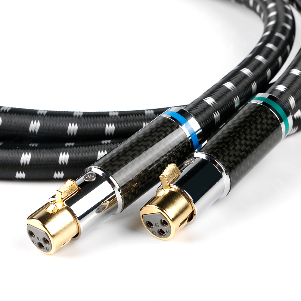 XLR-Stecker des Evolution BLACK.xlr-15 (BEB-2004) mit Carbonhülse