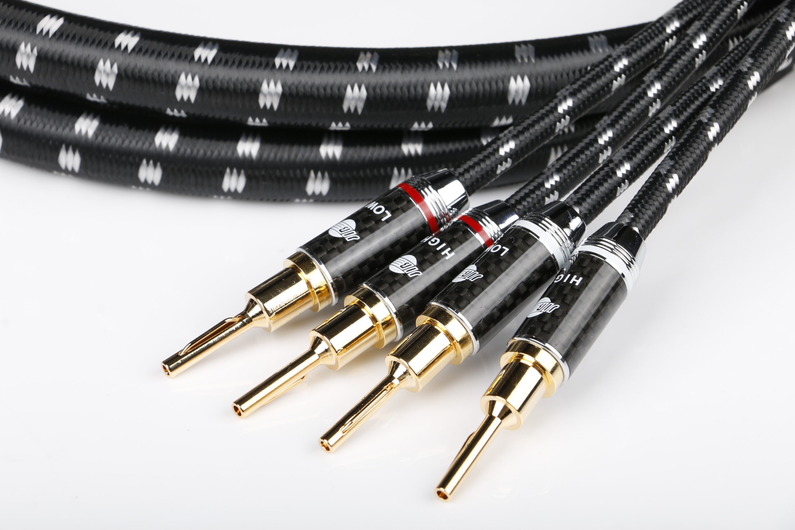 Vergoldete Stecker Evolution BLACK.sonic-17.biWire (BEB-2024) mit Carbonhülse